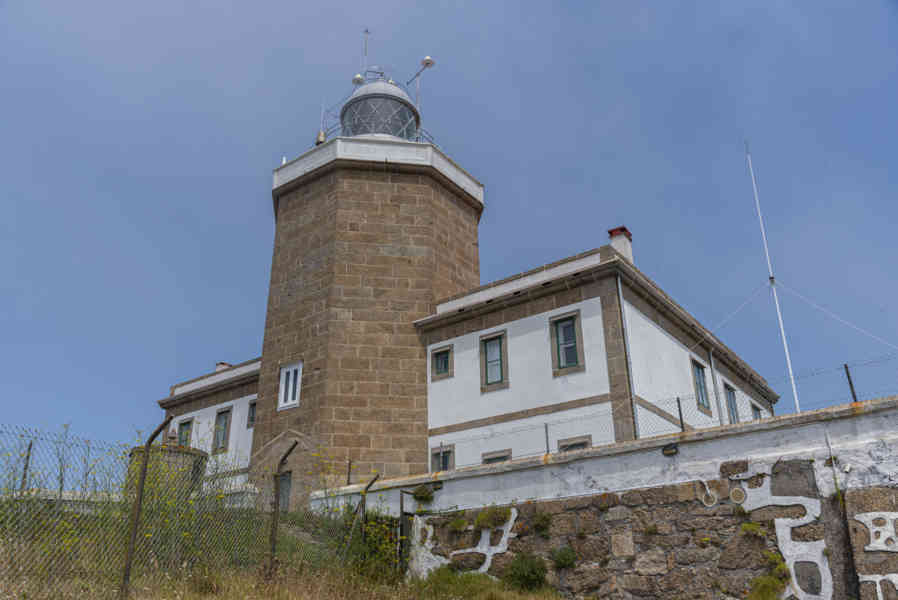 A Coruña 056 - cabo de Finisterre - faro de Finisterre.jpg